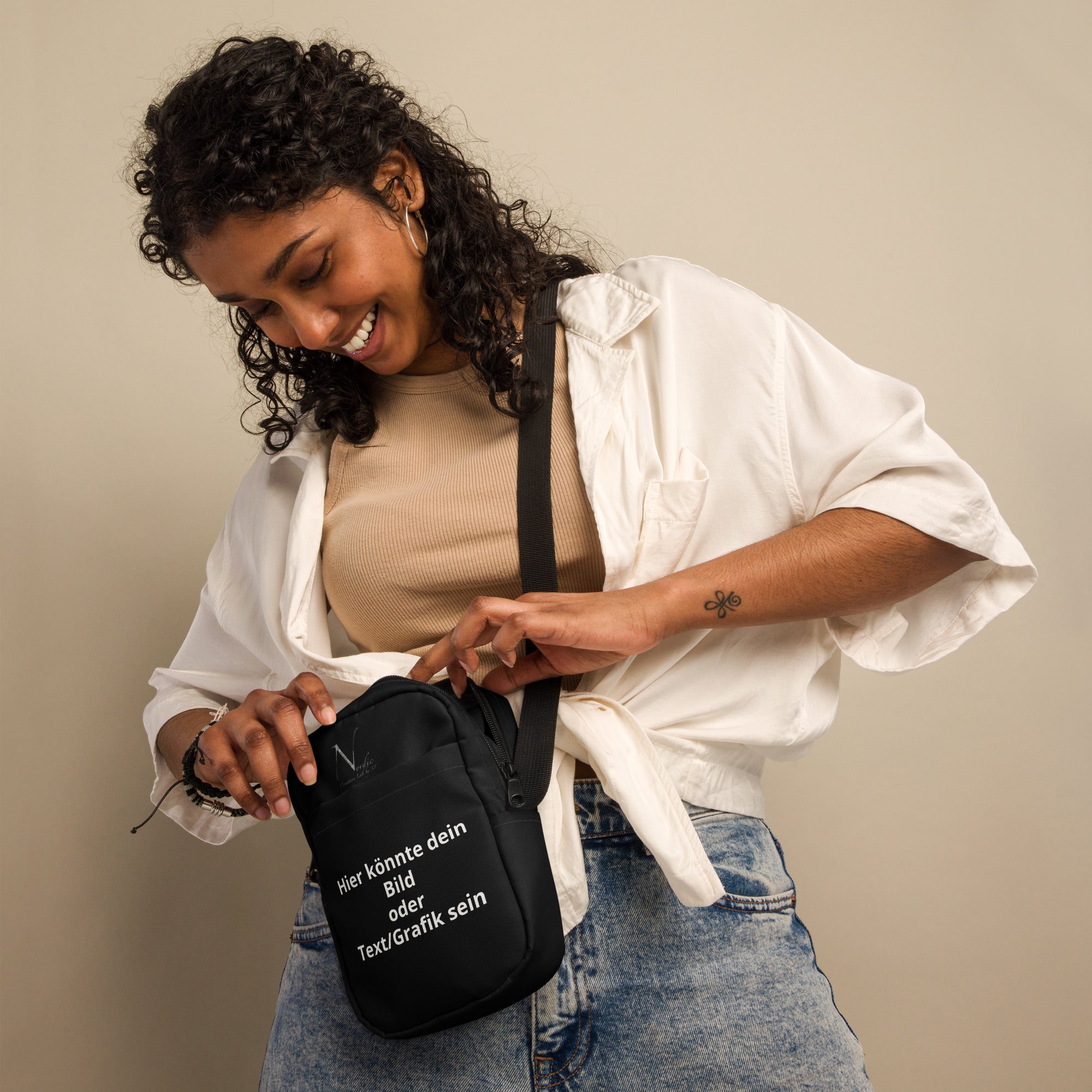 Personalisierbare Nordic-Creation-Lab Crossbody Tasche
