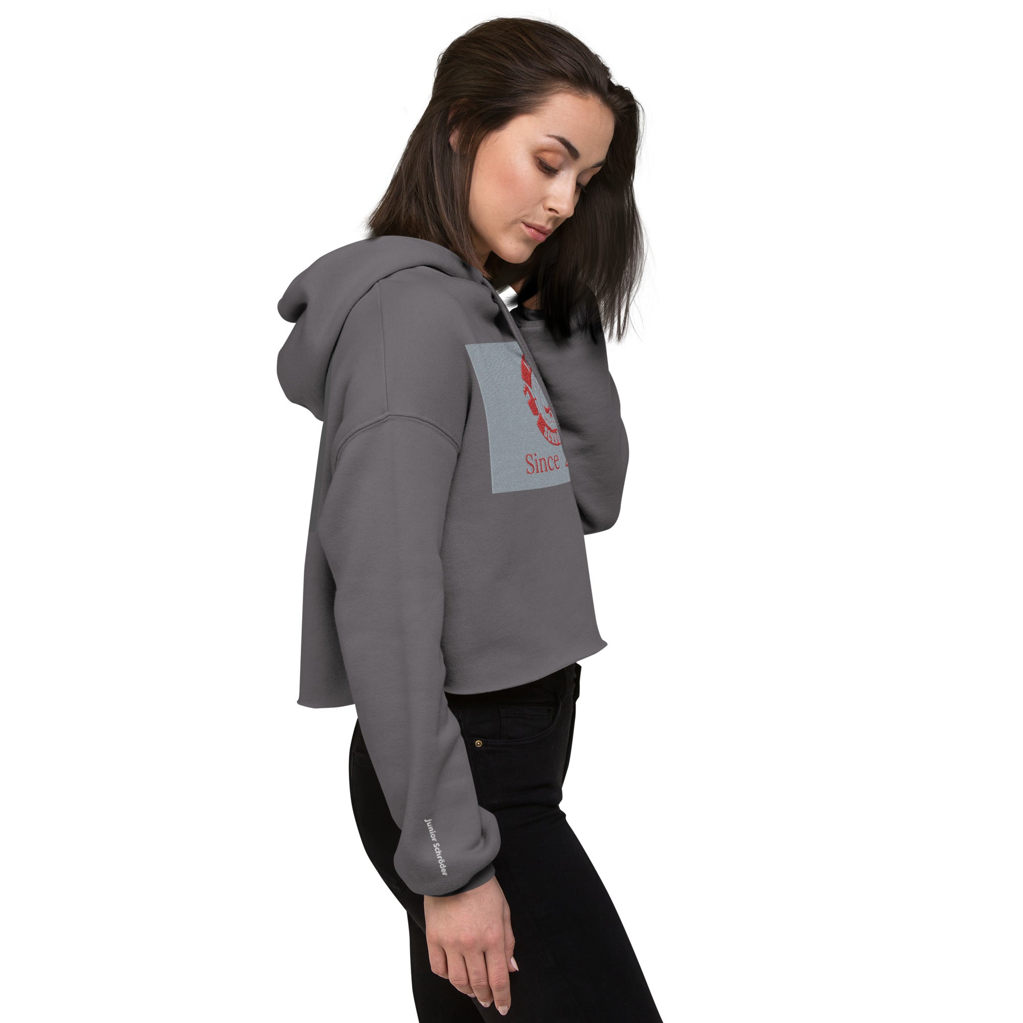 Crop-Hoodie Junior Schröder Stick vorne Druck hinten