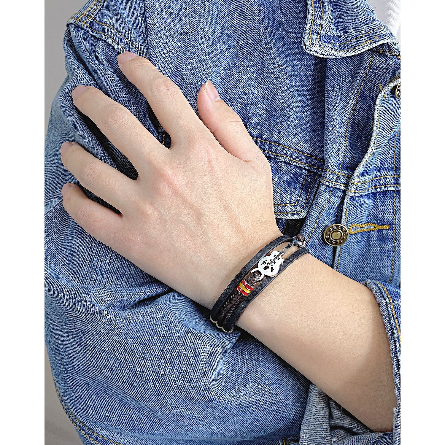 Lederarmband mit Guitarre