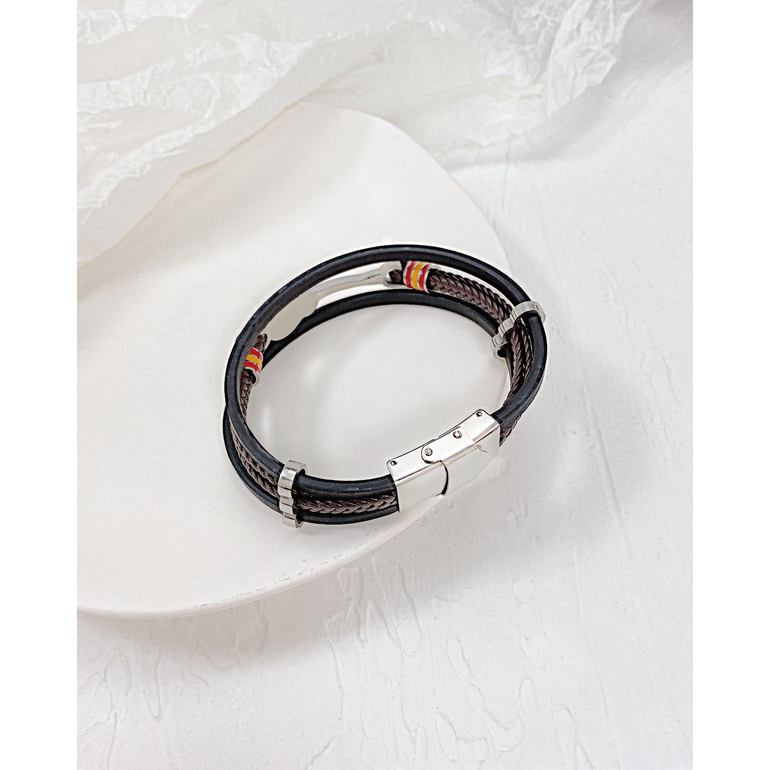 Lederarmband mit Guitarre